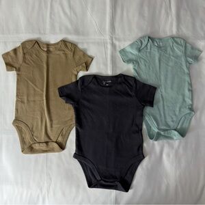 Mac & Moon 3pc Bundle - Short Sleeve 18 Month Onesies in Tan, Gray & Blue